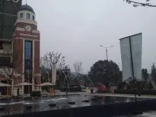 小区环境优美,交通便利,楼层采光都很不错