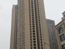 照母山 融创凡尔赛领馆三期四房217万