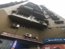 全新装修,位于新华路,出行方便,位于商圈热闹地带