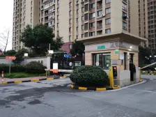 雅苑三房,近万达,楼层位置好,看房提前联系